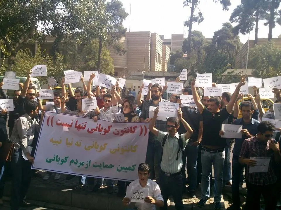 (تصویر) تجمع اعتراضی مقابل سفارت ترکیه در تهران