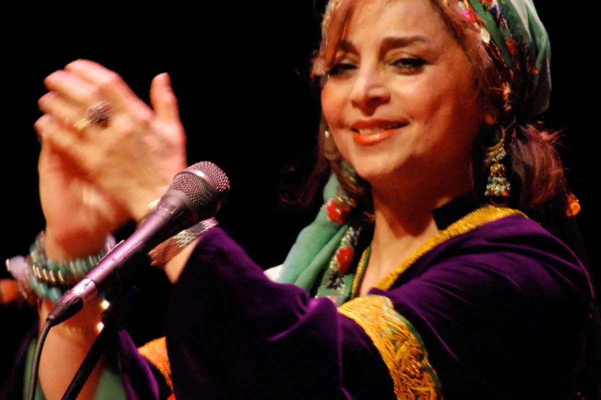 بانوی آواهای محلی