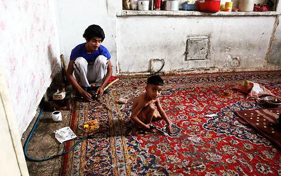از زندگی در این شهر متأسفم