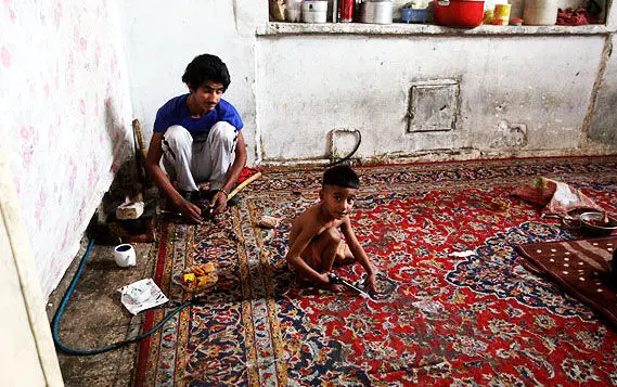 از زندگی در این شهر متأسفم