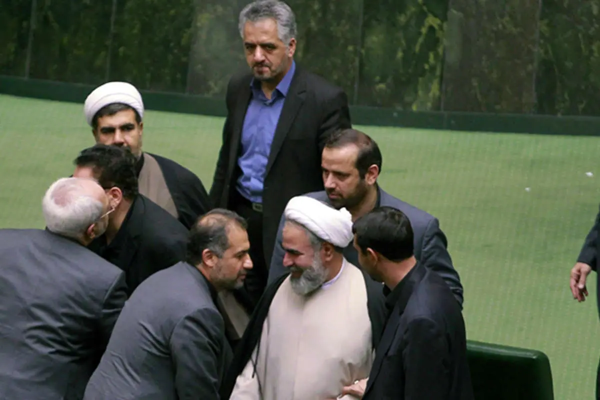 جلسه رأی اعتماد، عزاداری دهه اول محرم، نمایش فیلم، ساکنان یک روستا، کفاشیان در سفر، شکستن رکورد گینس و ...