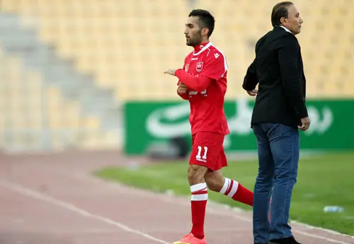 تعویض جنجالی درخشان؛ صادقیان با هواداران خداحافظی کرد