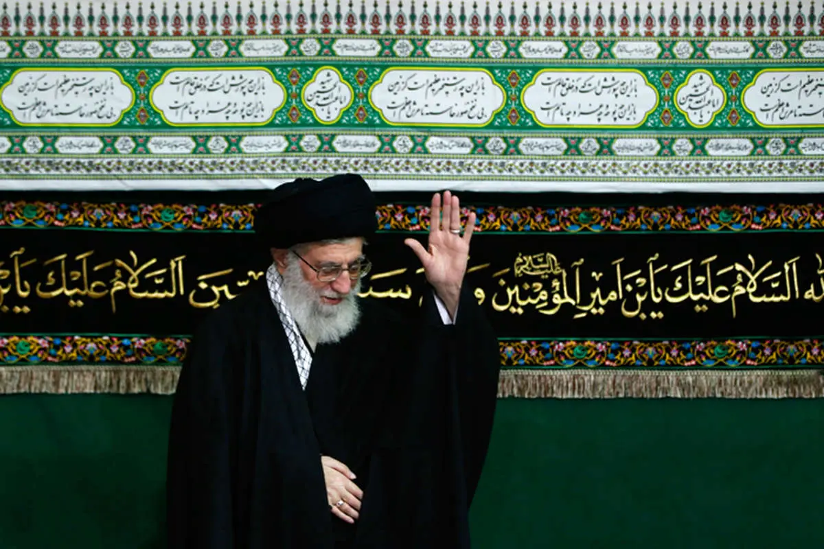 (تصاویر) عزاداری شبعاشورا در حضور رهبرانقلاب