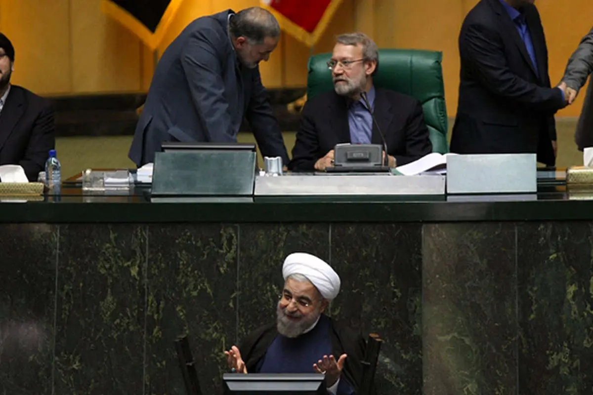 وداع تلخ یک قهرمان، جلسه عدم رأی اعتماد در مجلس، کشف بسته حاوی اندامهای انسان، سارقان مسلح در مشهد و...