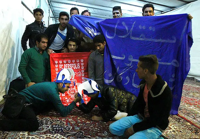 (تصاویر) اسکان شبانه تماشاگران دربی