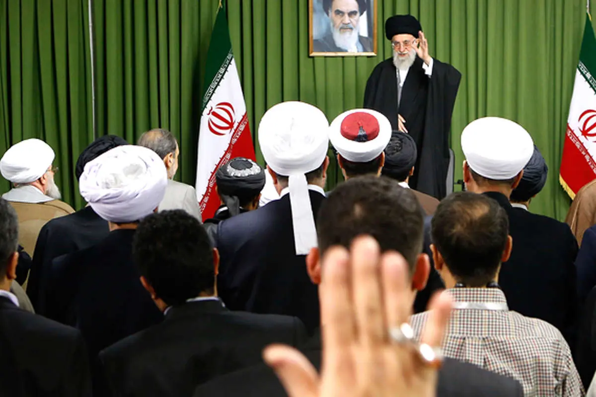 دیدار با مقام معظم رهبری، چهره خندان ظریف در نشست خبری، باغ شاهزاده، اختتامیه جایزه ادبی جلال و ...