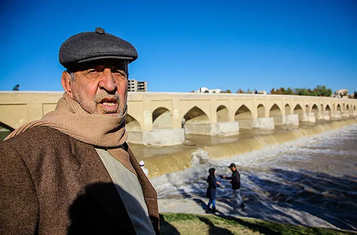 (تصاویر) اصفهانی‌ها و زنده رود پرآب