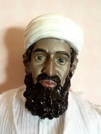 (تصاویر) حراج عروسک «بن‌لادن»