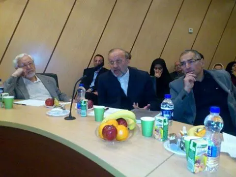 (تصویر) منوچهر متکی در کنار ابراهیم یزدی