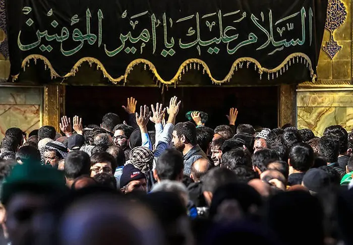 (تصاویر) پیاده روی بزرگ زائران از نجف به کربلا