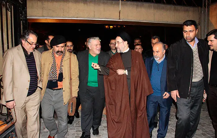 (تصاویر) سیدمحمد خاتمی در نمایشگاه خط
