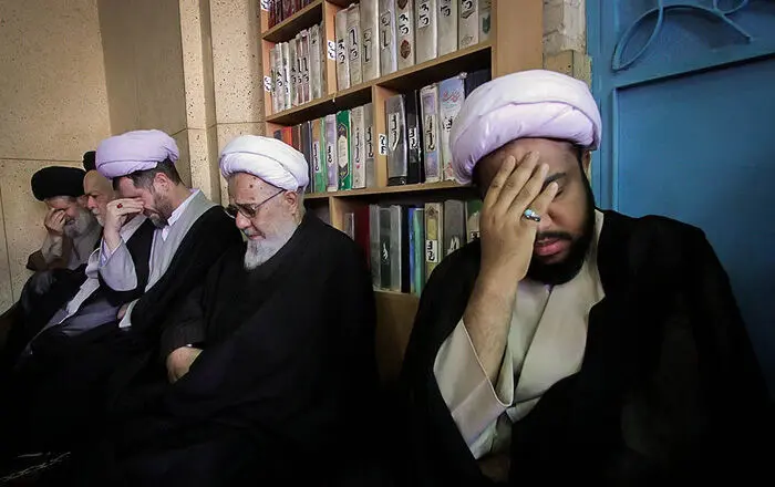 (تصاویر) تشییع آیت‌الله انصاری شیرازی