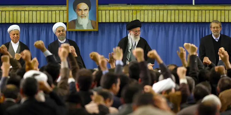 بارش برف و حال و هوای برف‌بازی، مراسم عمامه‌گذاری طلاب، افتتاحیه جام ملت‌های آسیا، تصادف اتوبوس و ...