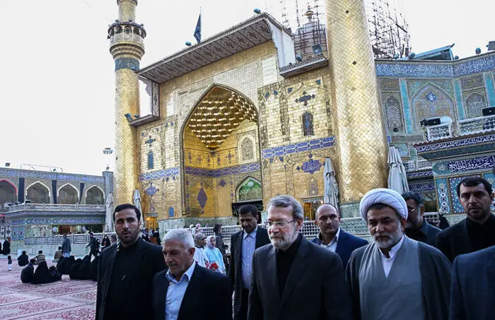 (تصاویر) لاریجانی در حرم امیرالمومنین(ع)