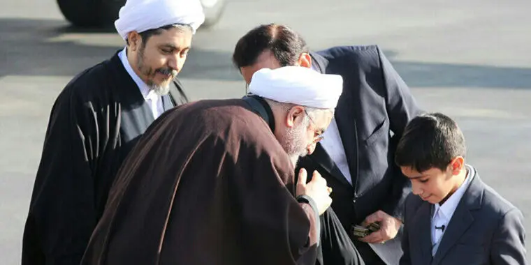 استقبال از رئیس‌جمهور، تشییع مرتضی احمدی، لاریجانی در سفر زیارتی، برنامه‌های مخصوص کریسمس و ...