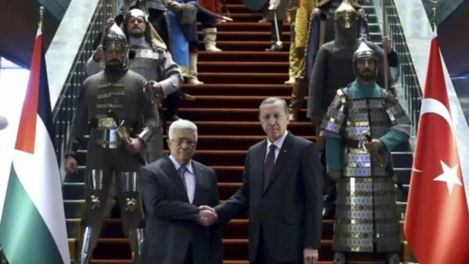 تمسخر استقبال "تاریخی" اردوغان از عباس