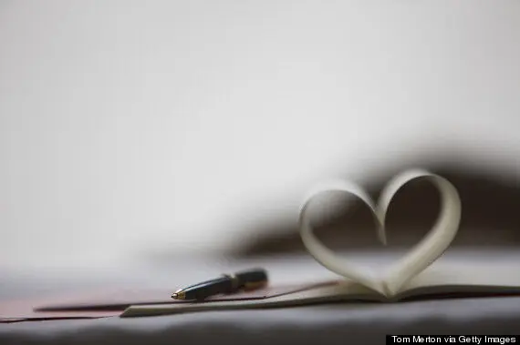 9 دلیل برای اینکه نامه نوشتن با دست را کنار نگذاریم