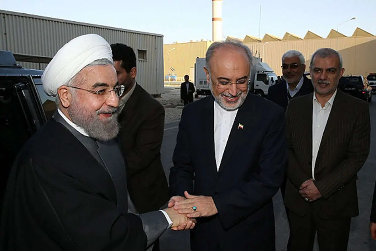 (تصاویر) روحانی در نیروگاه اتمی بوشهر
