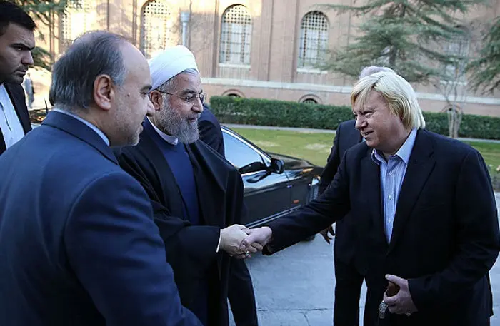 (تصاویر) بازدید روحانی از عتیقه‌های بازگردانده‌ شده از بلژیک