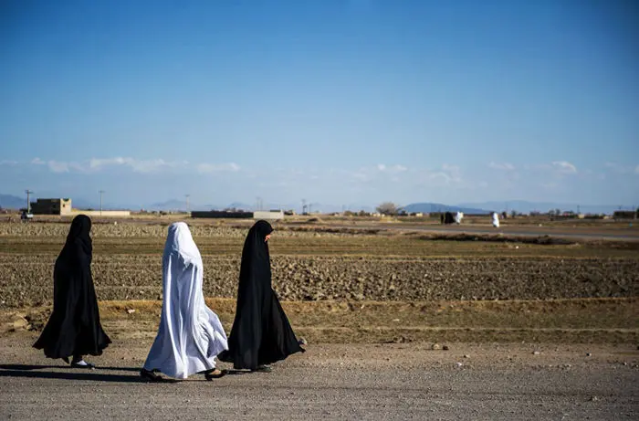 (تصاویر) اقامه نماز باران در شرق اصفهان