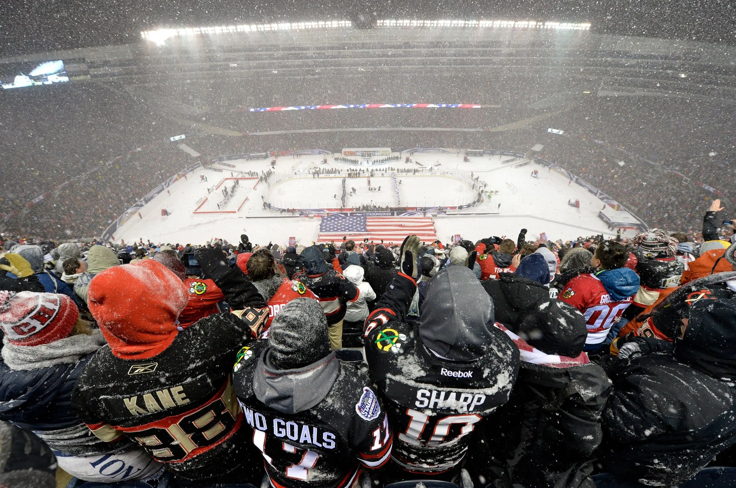 یخ زدن نوشابه در سرمای منفی ۱۳ درجه استادیوم شیکاگو