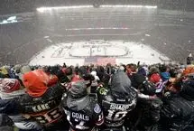 یخ زدن نوشابه در سرمای منفی ۱۳ درجه استادیوم شیکاگو