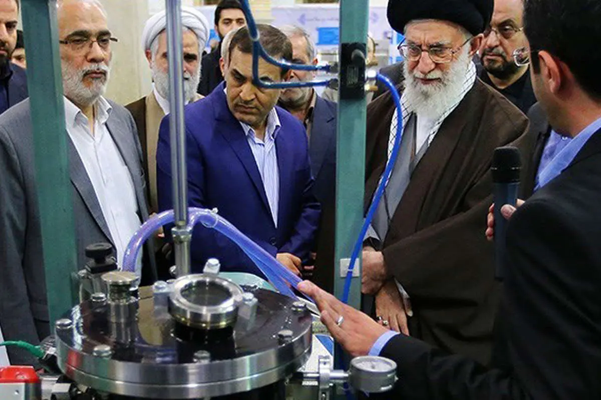 بازدید از نمایشگاه نانو، افتتاحیه جشنواره فیلم فجر، کودک کارتنخواب، گرد و غبار شدید،...