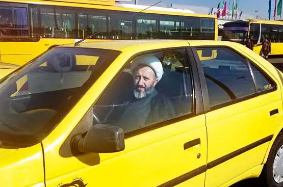 روحانی که مسافرکشی می‌کند