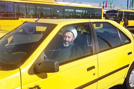 روحانی که مسافرکشی می‌کند