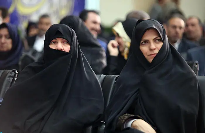 (تصاویر) همسر‌روحانی در سالگرد ورودامام(ره)
