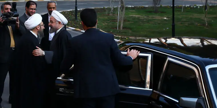 صحن علنی مجلس، جلسه سران قوا، روز سوم جشنواره فیلم فجر، زندگی با طعم محرومیت، تمرینات نظامی زنان و ...