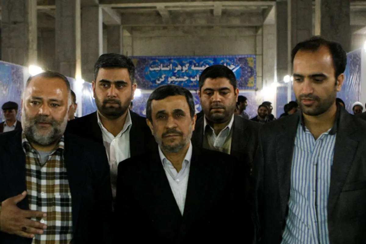 (تصاویر) احمدینژاد در حرم امام(ره)