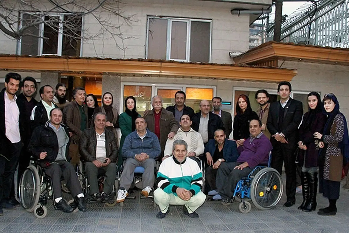 (تصویر) دیدار هنرمندان با جانبازان اعصاب و روان