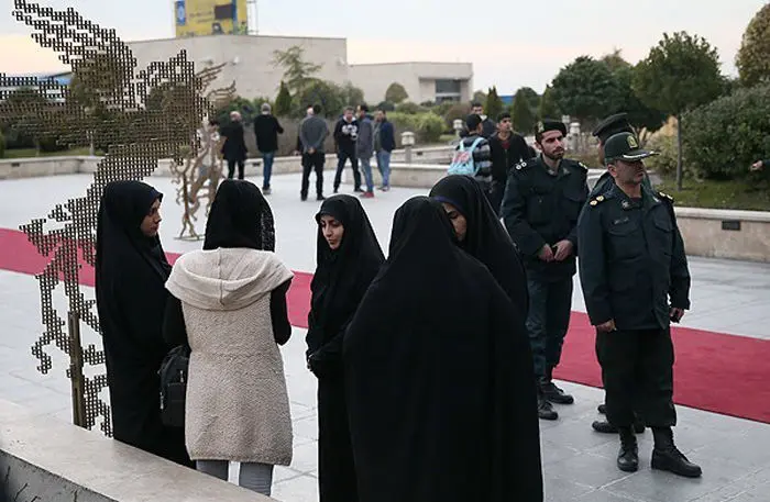 (تصاویر) گشت‌ارشاد در حاشیه جشنواره فجر