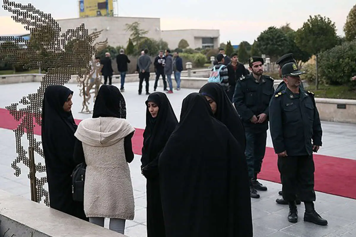 (تصاویر) گشت‌ارشاد در حاشیه جشنواره فجر