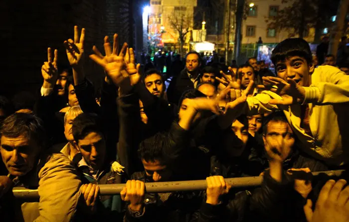 (تصاویر) سخنرانی احمدی‌نژاد در شهر ری