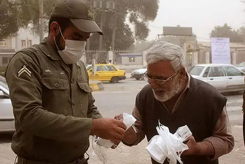 (تصاویر) توزیع شیر و ماسک رایگان در اهواز