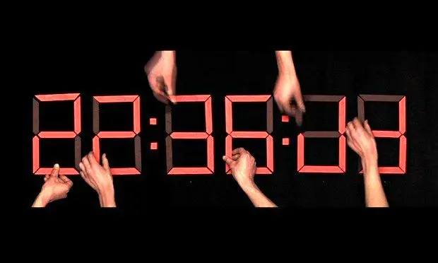 آیا زمان واقعی است؟