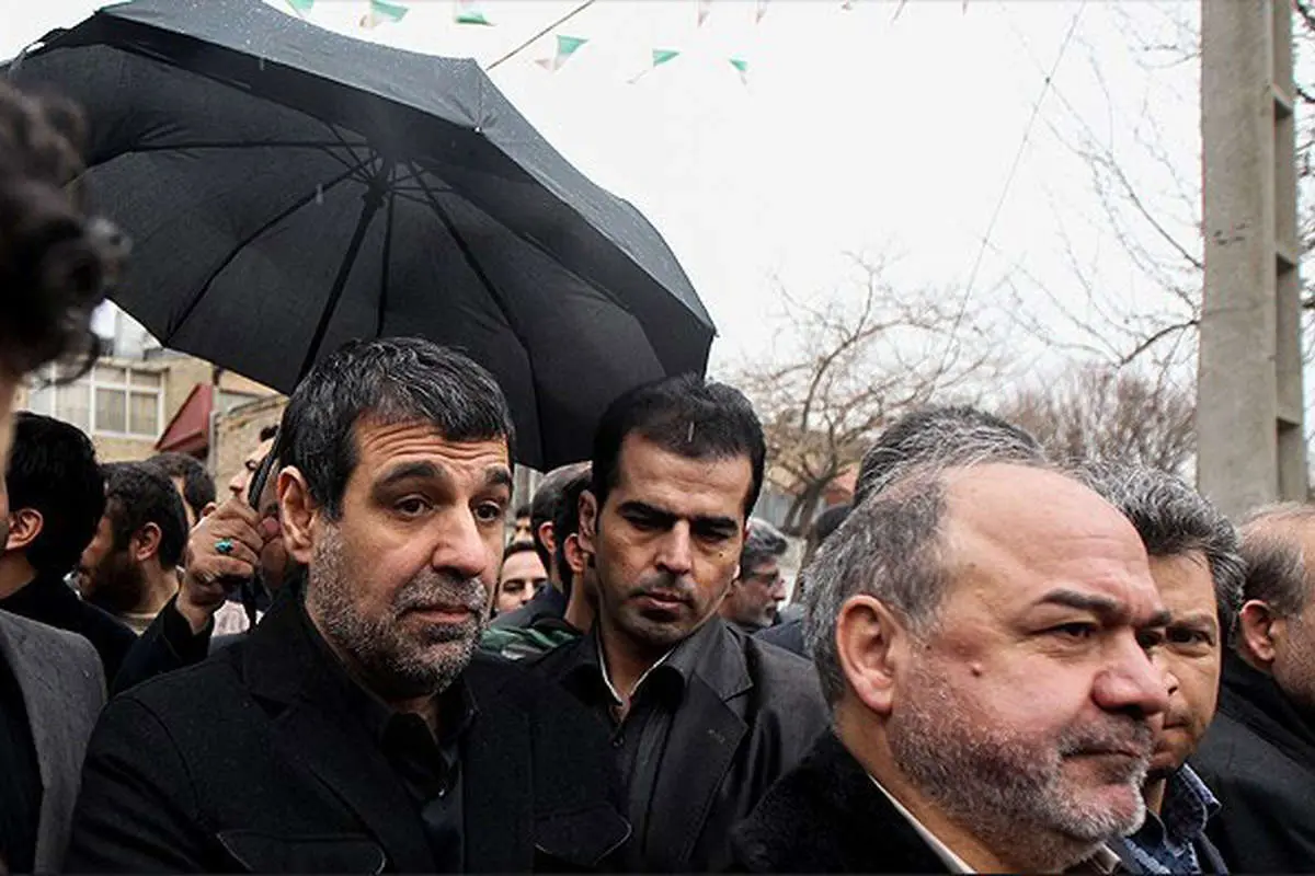 (تصاویر) برگزاری مراسم تشییع مادر احمدینژاد