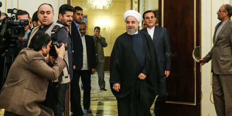 تفریح در ارتفاعات، برف‌بازی، جشن دوقلوها، اعتراض به سفر آقای رئیس‌جمهور، دیدارهای روحانی و ظریف و ...