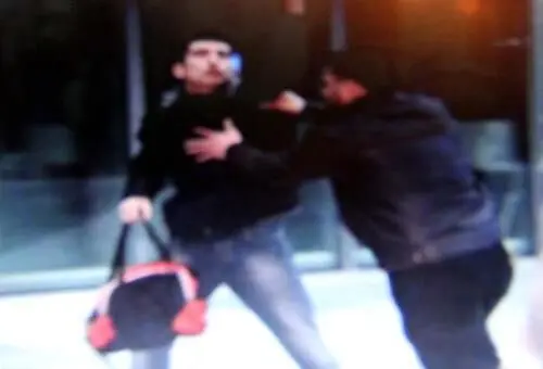 (تصاویر) زد و خورد حین سخنرانی احمدی‌نژاد
