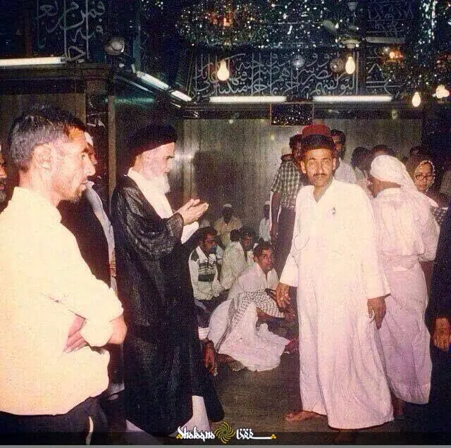 تصویر دیده‌نشده از امام(ره) درحرم امیرالمومنین