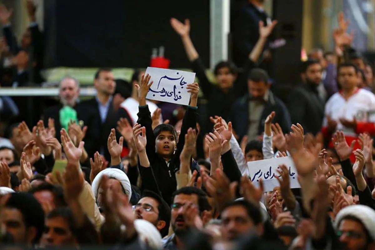 (تصاویر) سخنرانی رهبر انقلاب در حرم رضوی