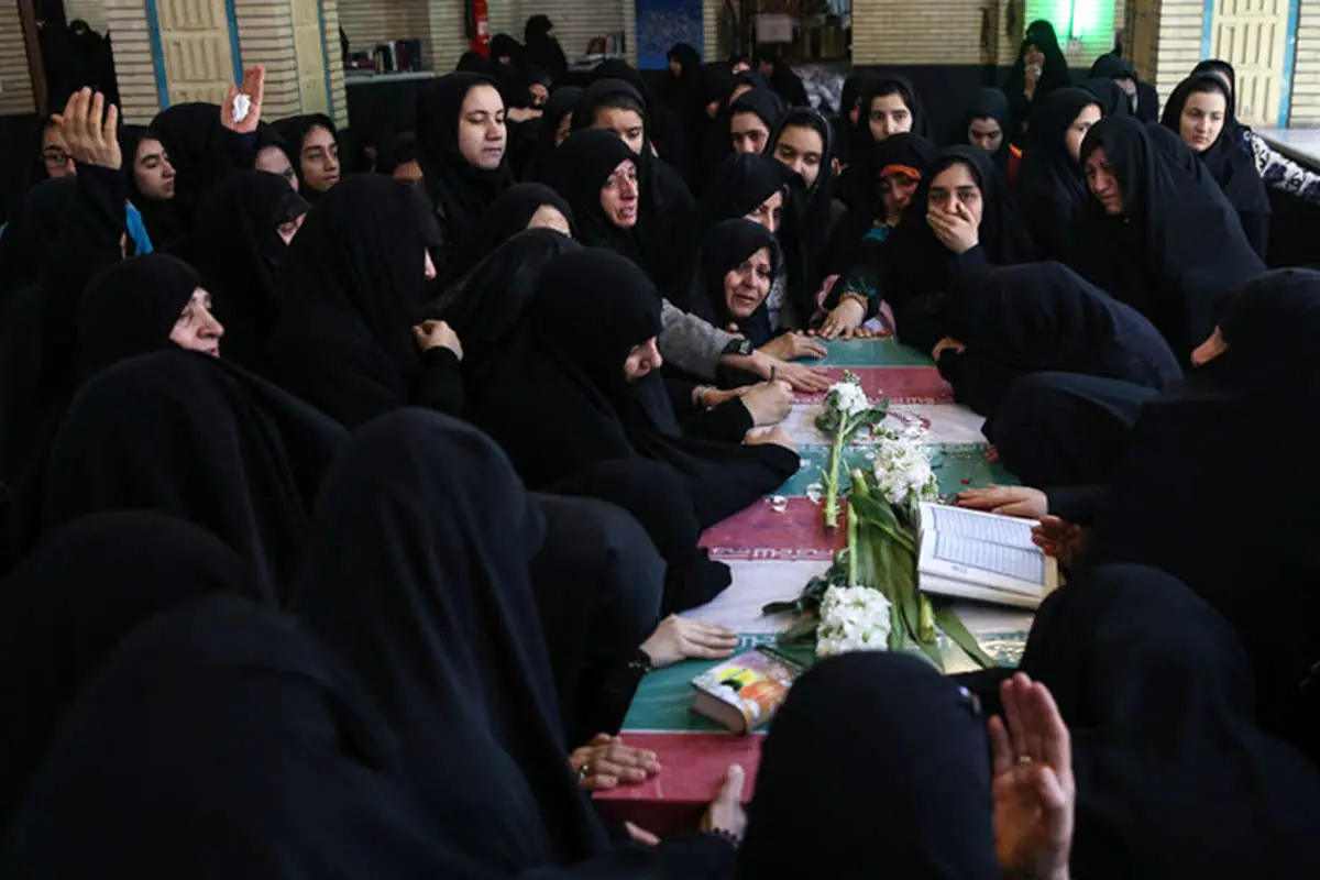 (تصاویر) تشییع سه شهید گمنام در تهران