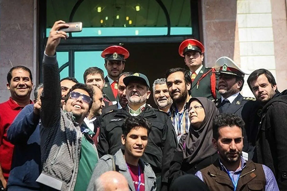 (تصویر) سلفی با احمدیمقدم در "ساعت پایانی"