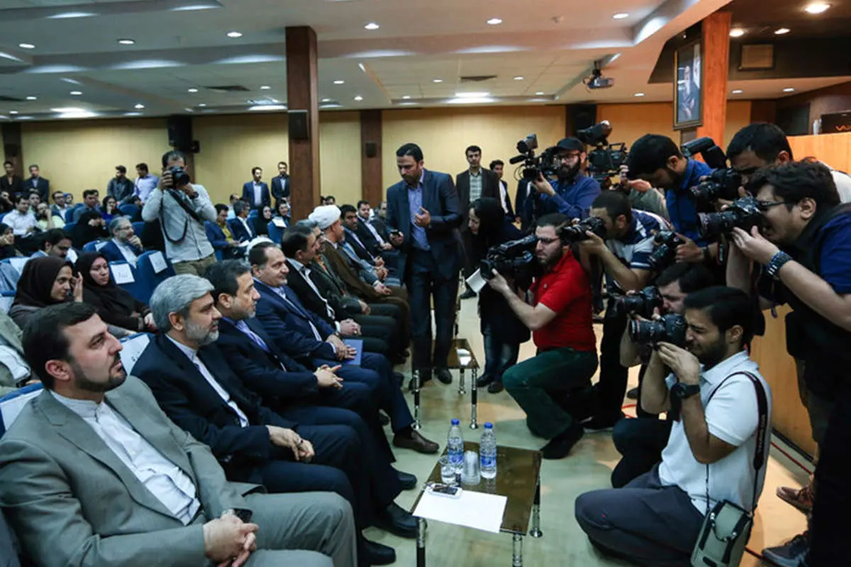 (تصاویر) بررسی مذاکرات در دانشگاه علامه