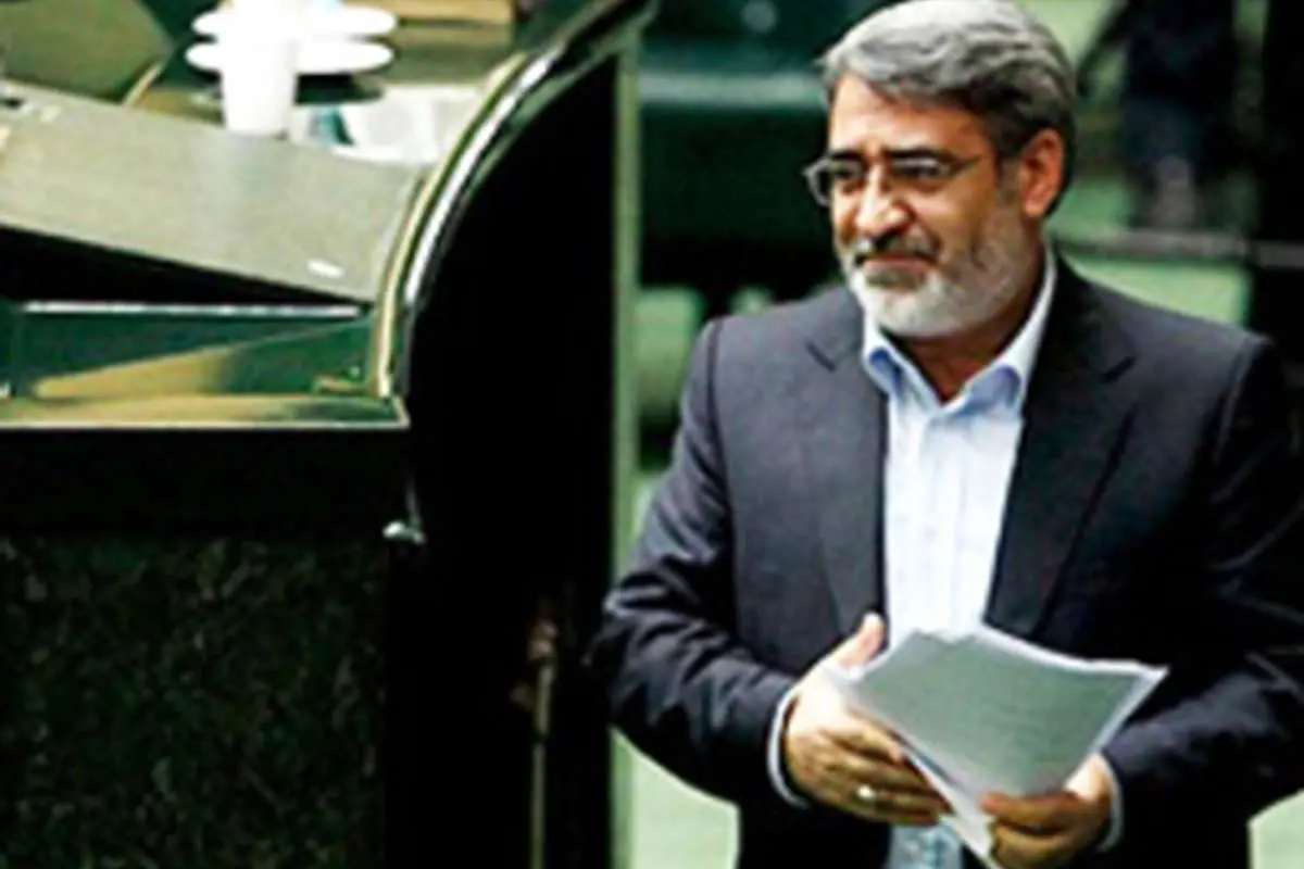 وزیر کشور اسنادش را در مجلس رو میکند