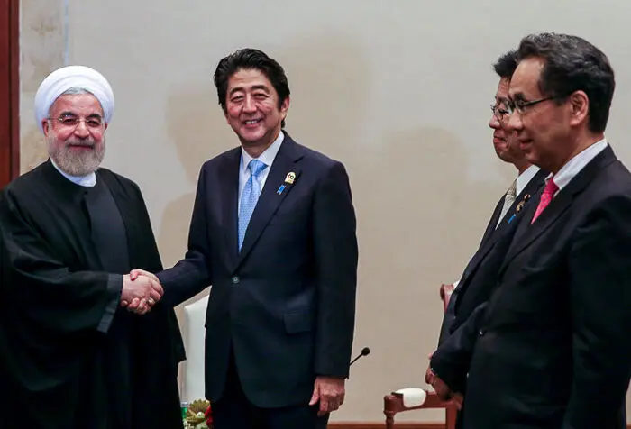 (تصاویر) دیدار نخست‌وزیر ژاپن با روحانی