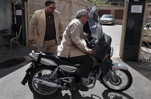 (تصاویر) موتور سواری حاتمی‌کیا