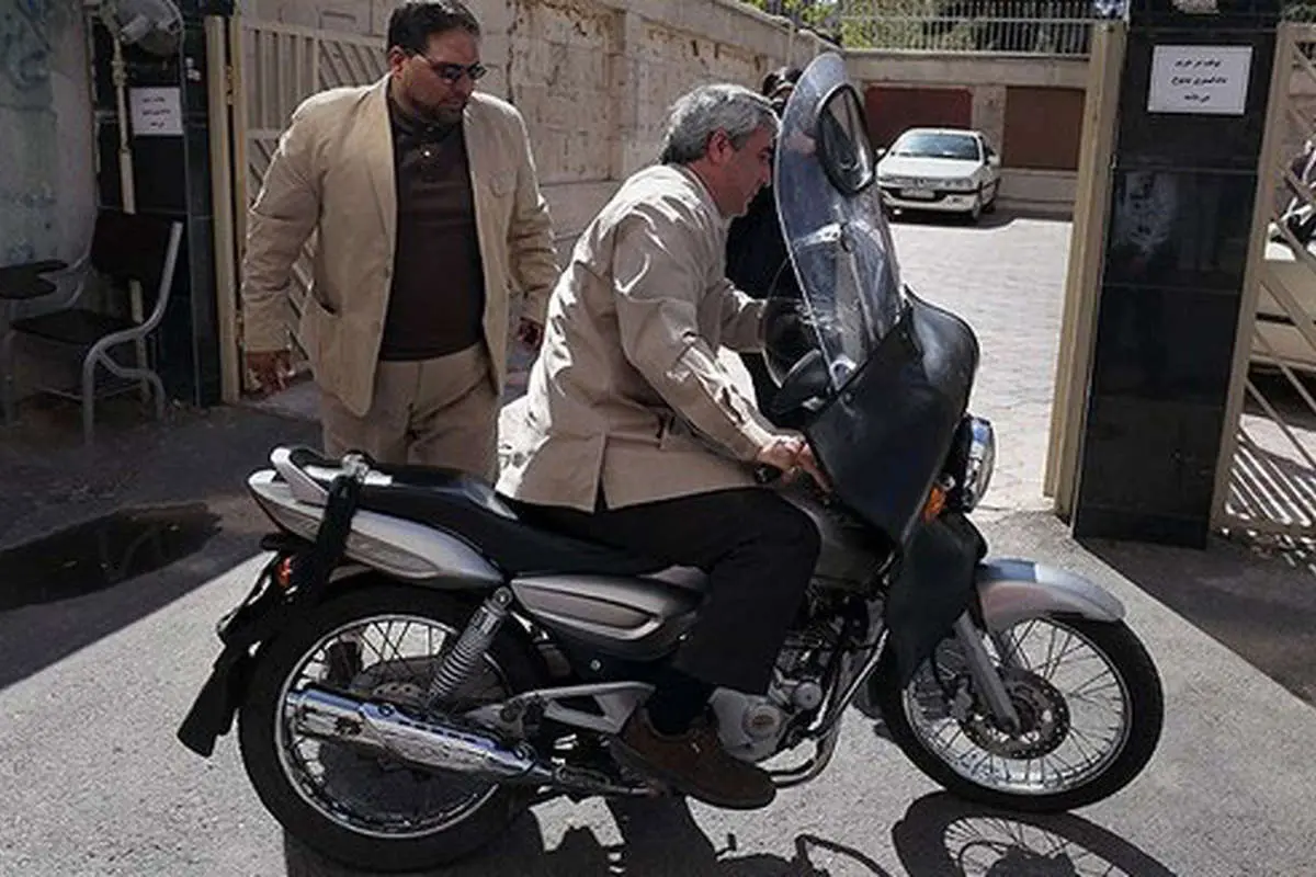 (تصاویر) موتور سواری حاتمیکیا